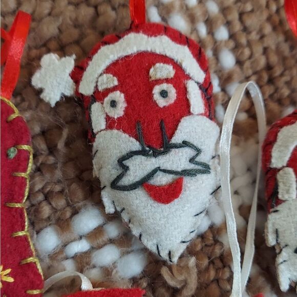 VTG Handmade Felt Embroidered Needlework Christmas Ornaments Lot Of 10 Ornaments - Picture 9 of 13